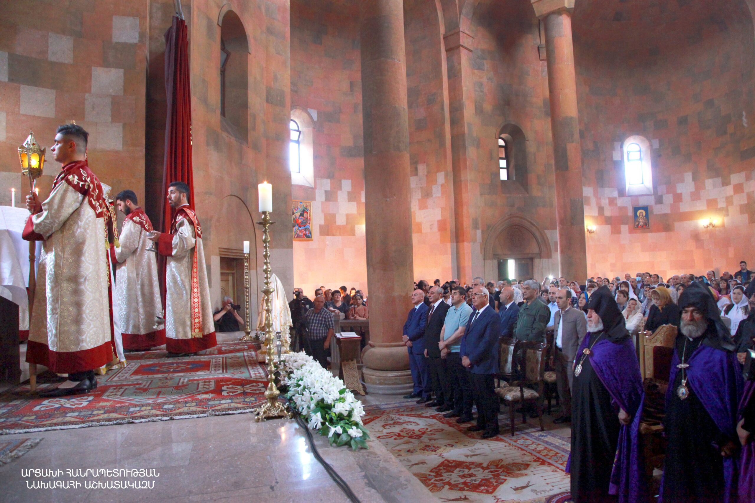 Рождественское богослужения армянская Церковь Католикос