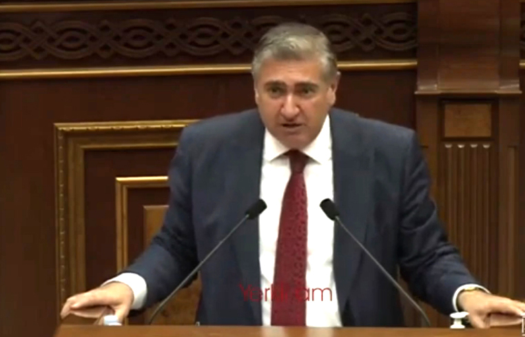 Արթուր Խաչատրյան